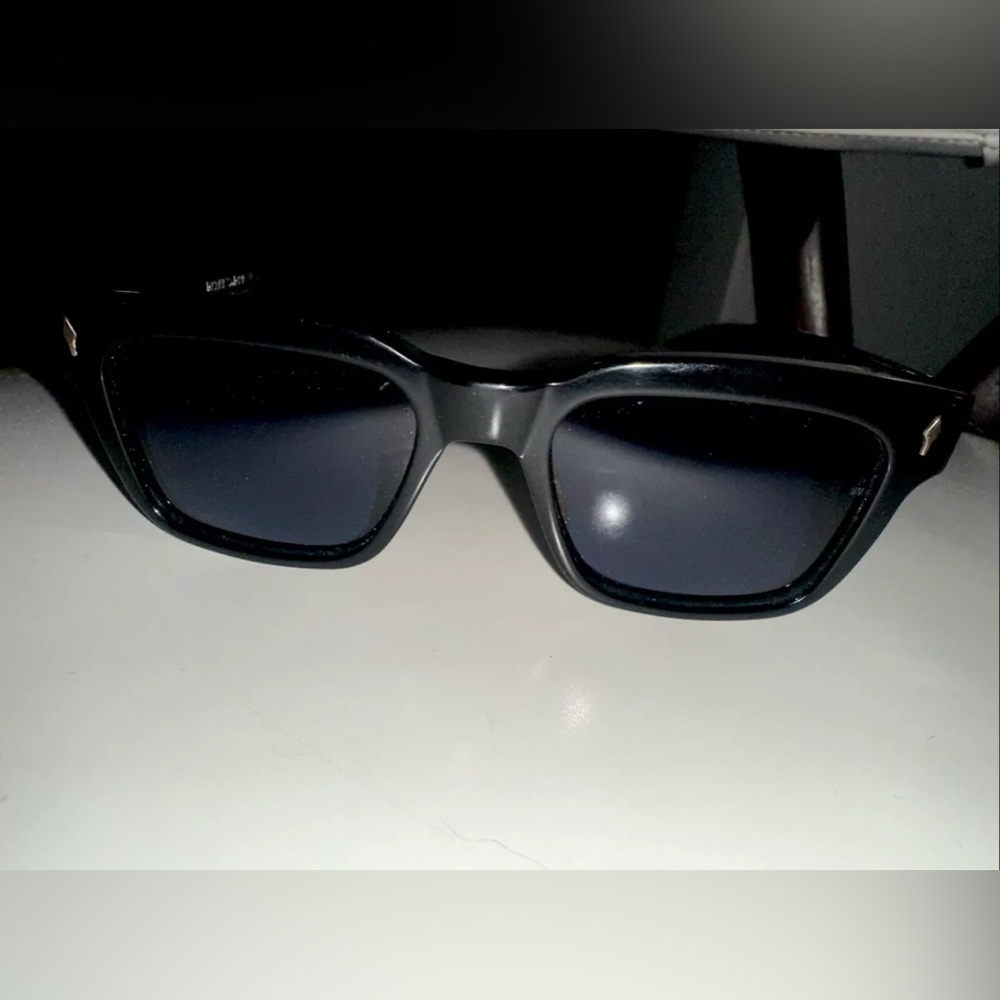 Black Rectangular Sunglasses - image 7